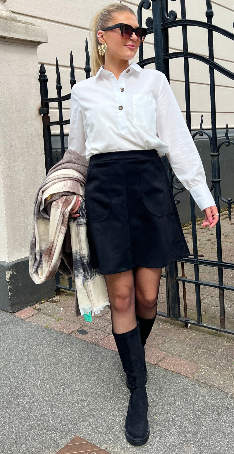 Flynn skjorte med stolpelukning Offwhite