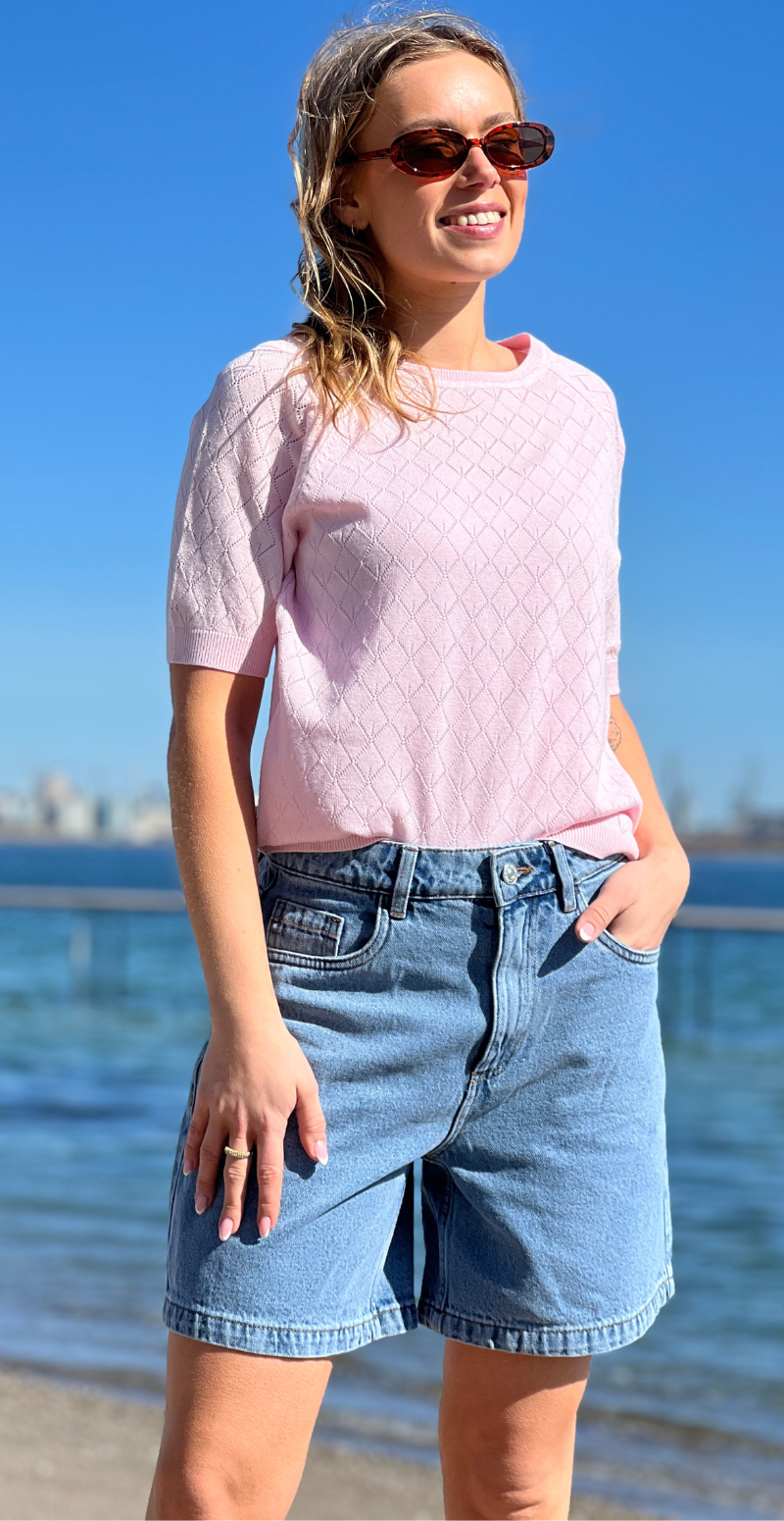 Omanja bluse med hulmønster parfait pink B.young