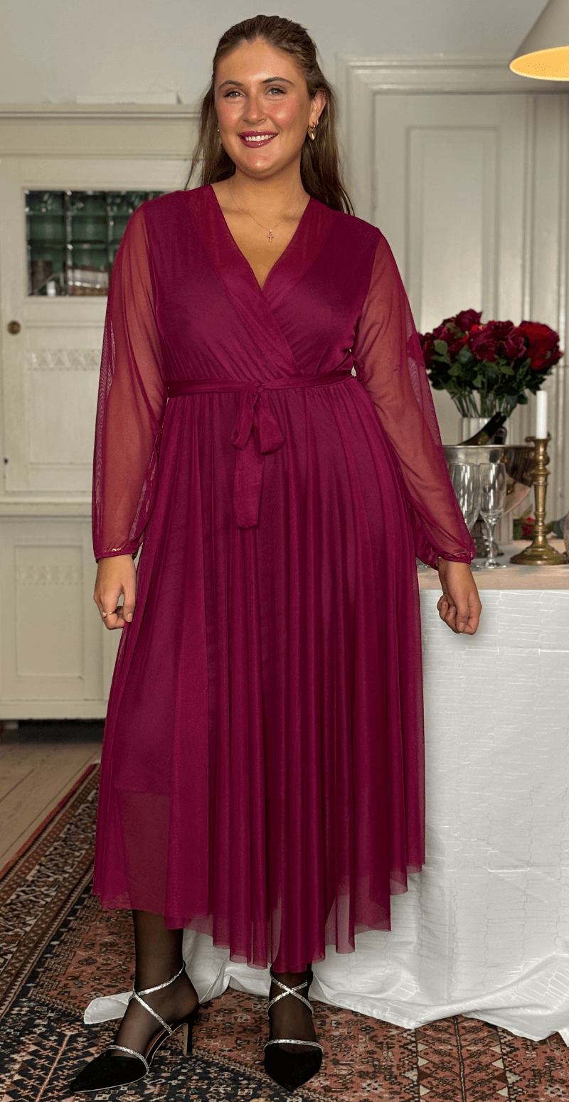 Angelika chiffon kjole med bindebånd bordeaux LikeLondon