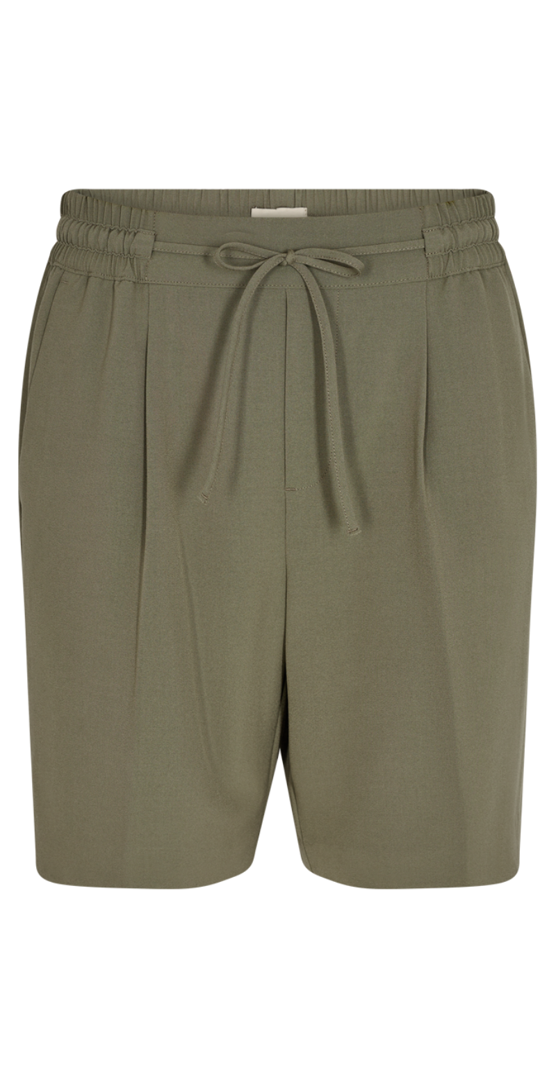Lizy shorts deep lichen green