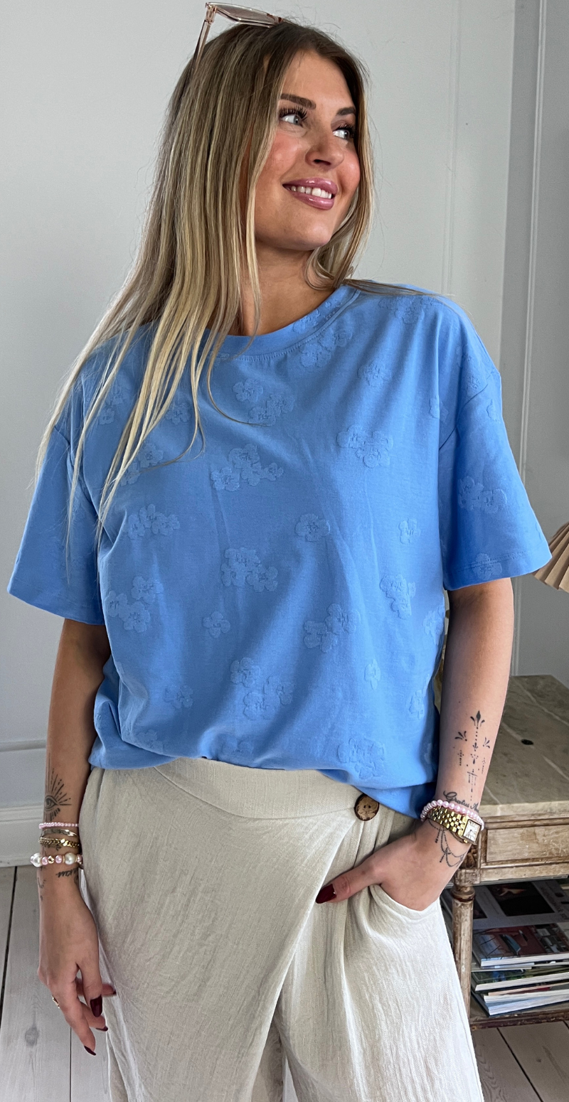 Ziprea bluse med præget blomstermønster vista blue Freequent