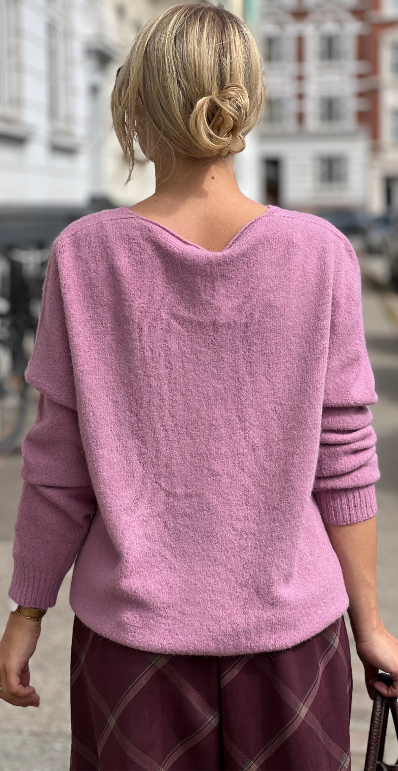 Karen ensfarvet strikbluse med v-hals onion LikeLondon