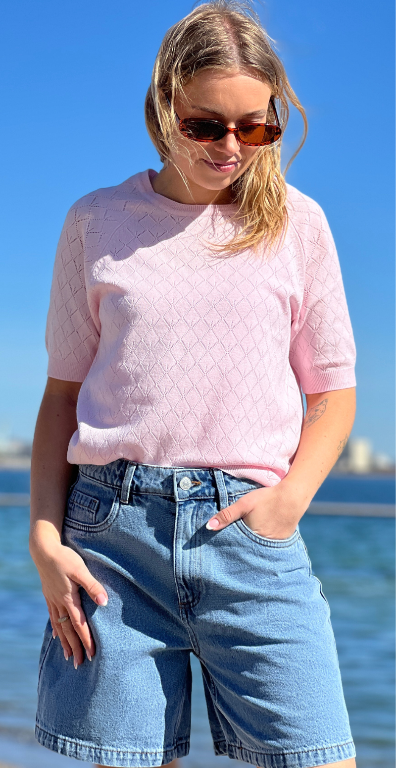 Omanja bluse med hulmønster parfait pink B.young