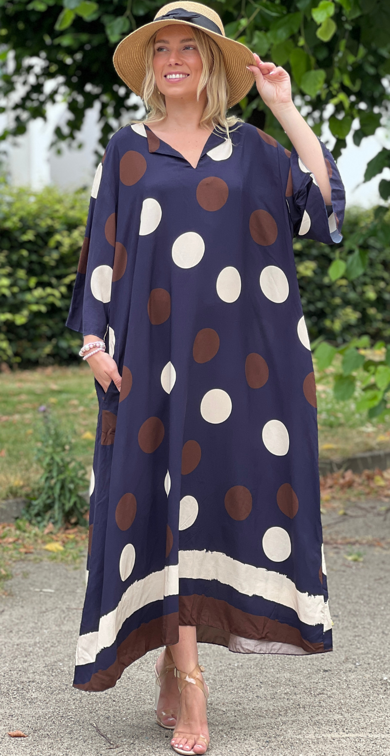 Effie lang kjole med store dots og lommer navy LikeLondon