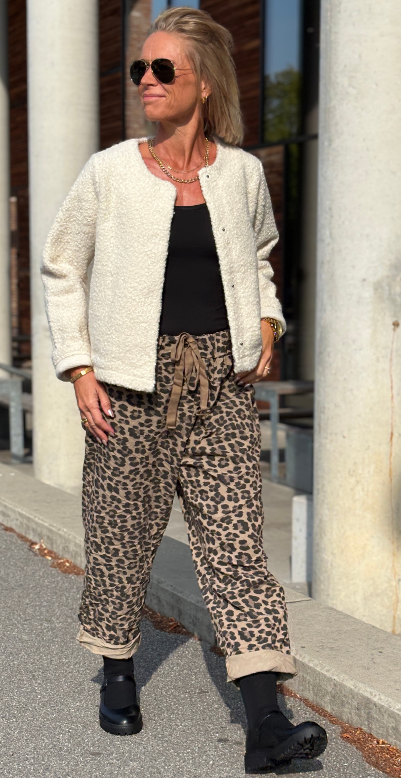Grith jakke i teddy-look creme LikeLondon