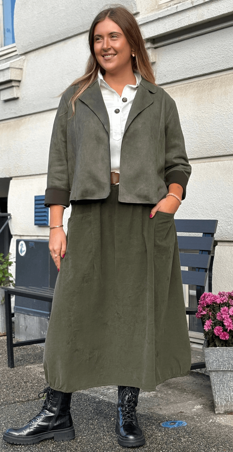 Mandy kort jakke i ruskindslook khaki LikeLondon