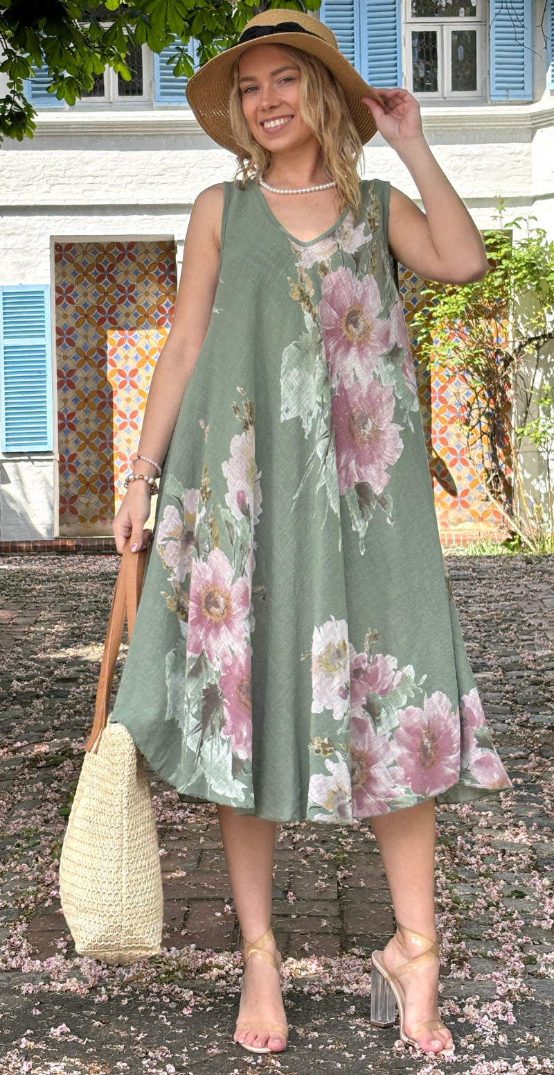 Faye kjole med brede stropper og blomstermotiv khaki LikeLondon