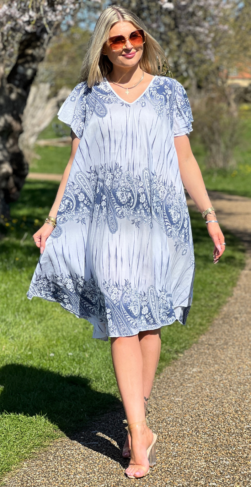 Leonora kortærmet kjole med paisley print hvid LikeLondon
