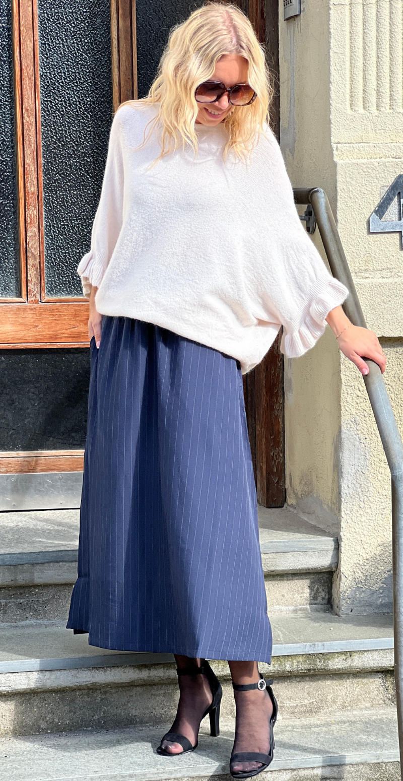 Midde nederdel navy pinstripe mix B.young