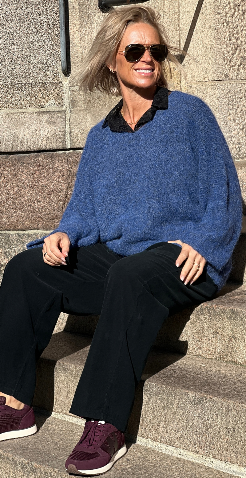 Magda meleret strik med v-hals jeans LikeLondon