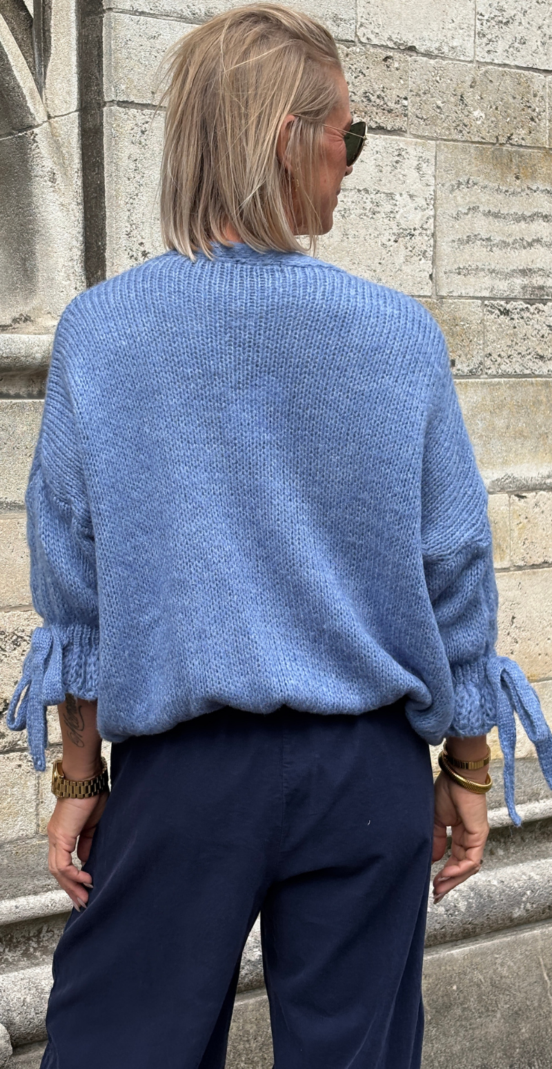 Vera strikcardigan med sløjfedetaljer jeans LikeLondon
