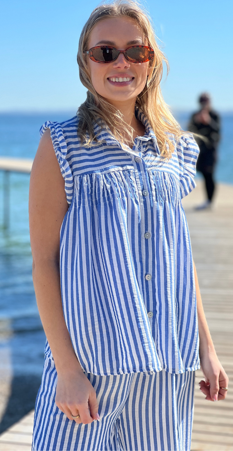 Lilje sæt med stribet bluse og bukser blå LikeLondon