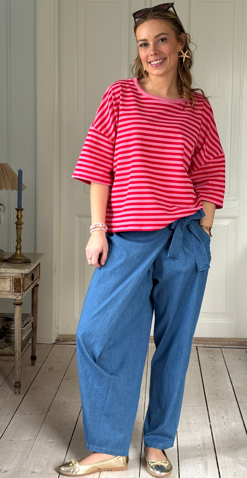 Zenia t-shirt med striber rød/pink LikeLondon