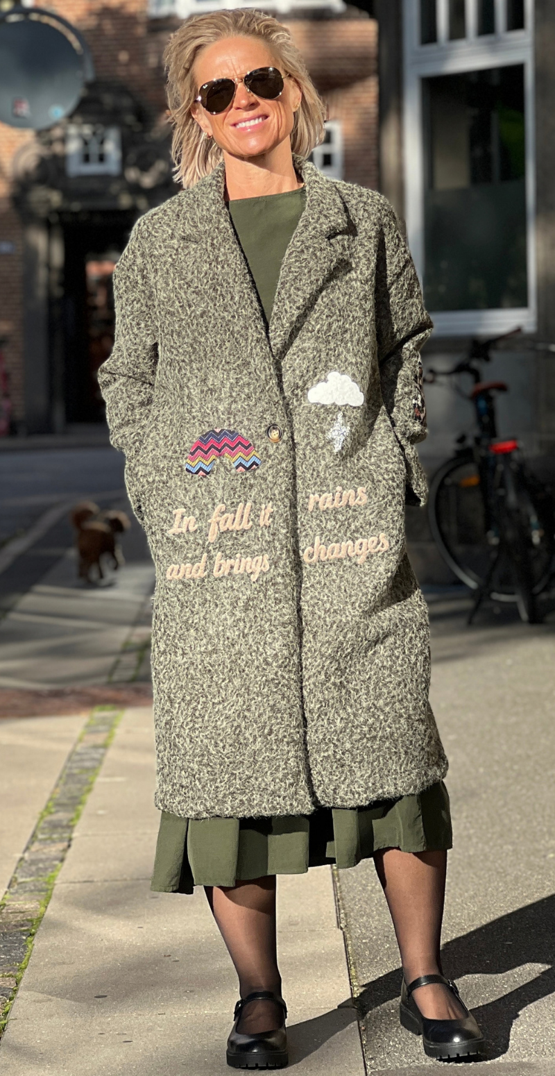 Bette frakke med patches khaki LikeLondon