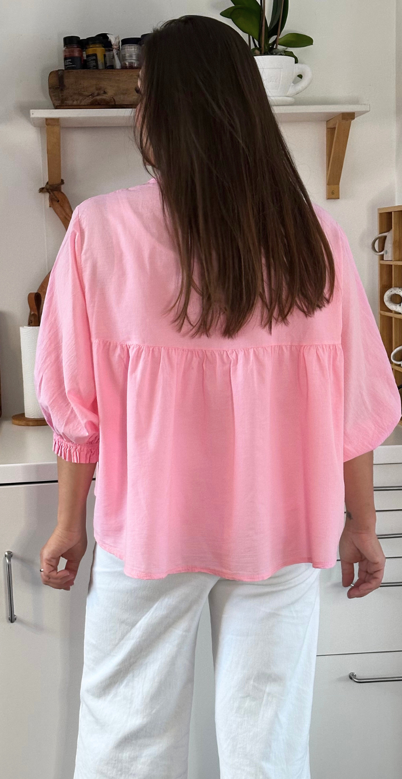 Francie bluse med knapper og ballonærmer pink LikeLondon