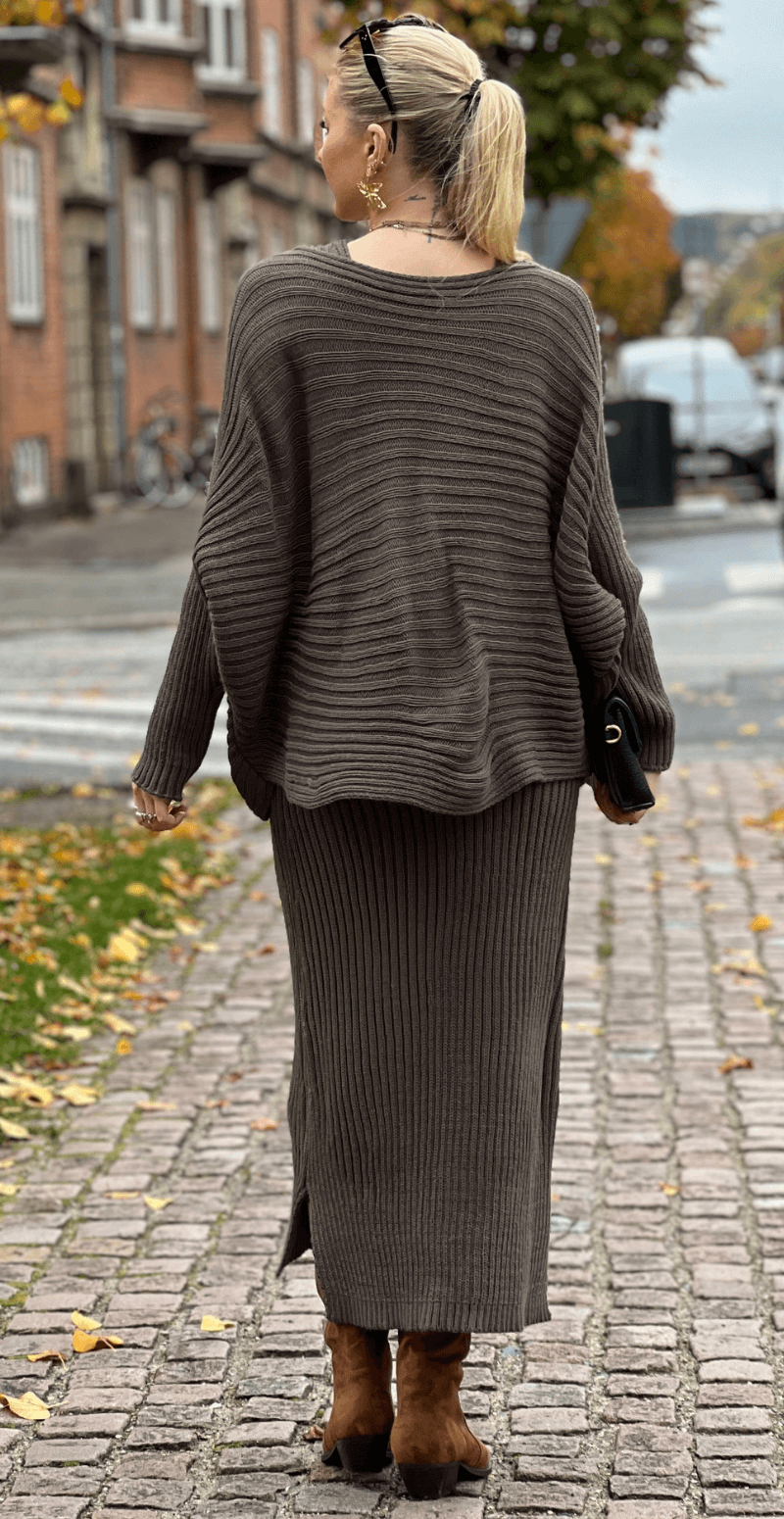 Forudbestil uge 47 Nala sæt med kjole og strik fango LikeLondon