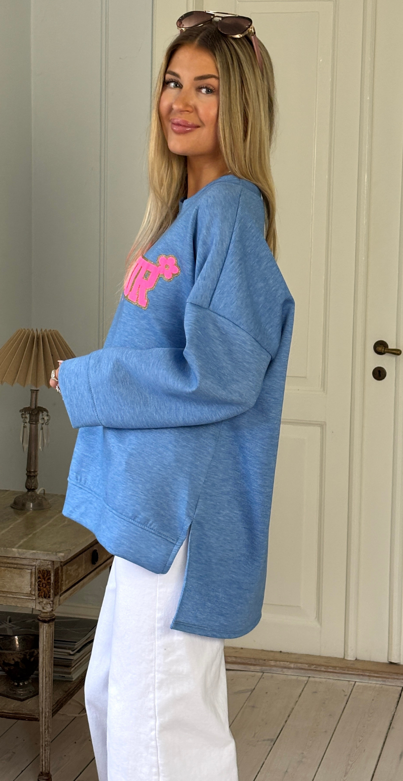 Allie sweatshirt med rund hals og "Amour" light jeans LikeLondon