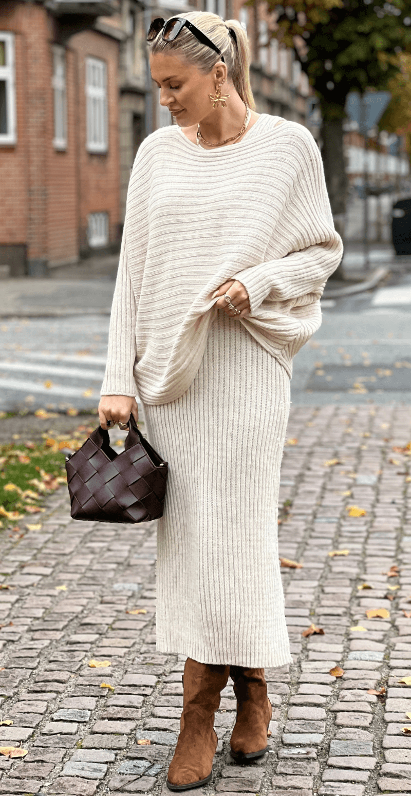 Nala sæt med kjole og strik beige LikeLondon