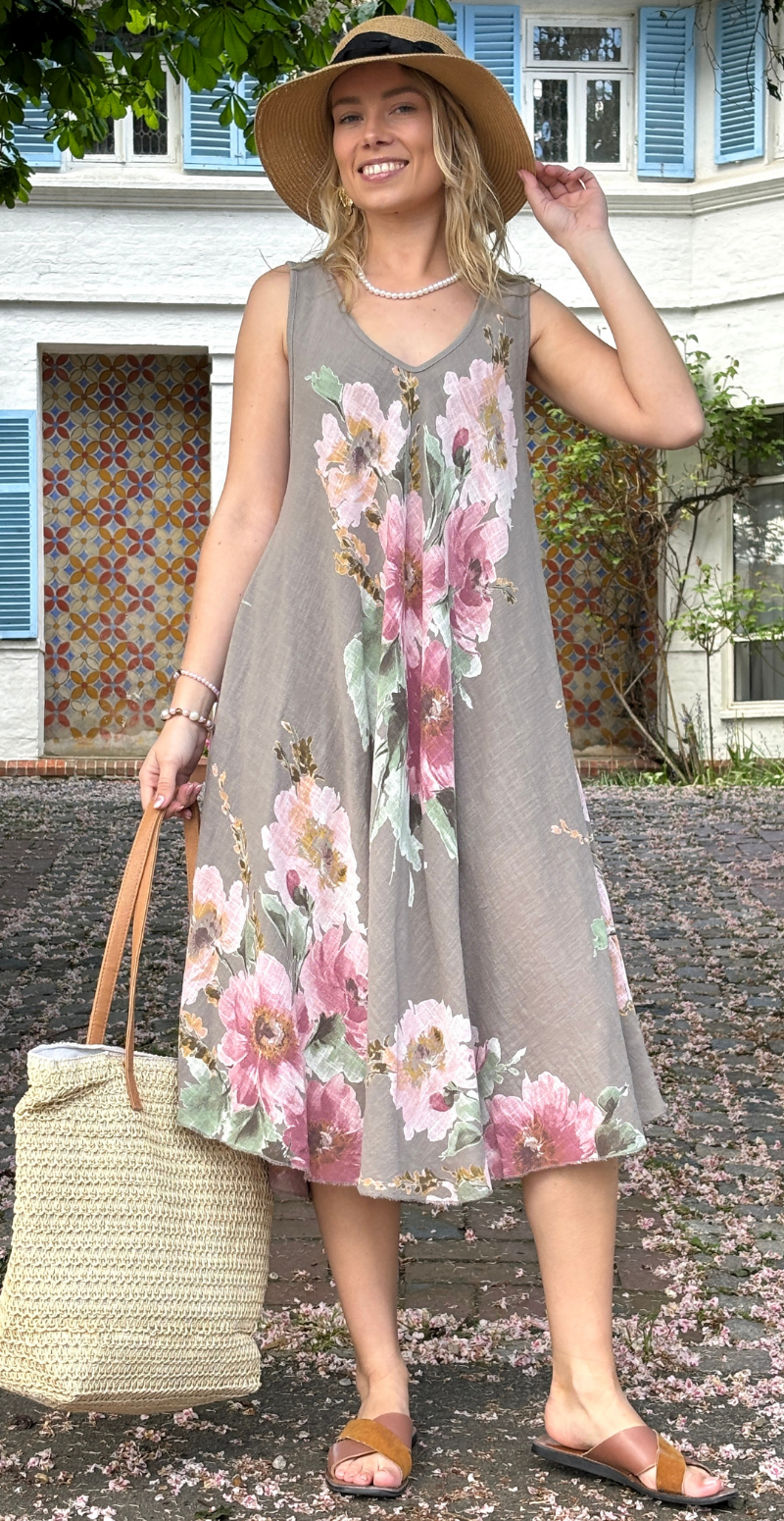 Faye kjole med brede stropper og blomstermotiv fango LikeLondon