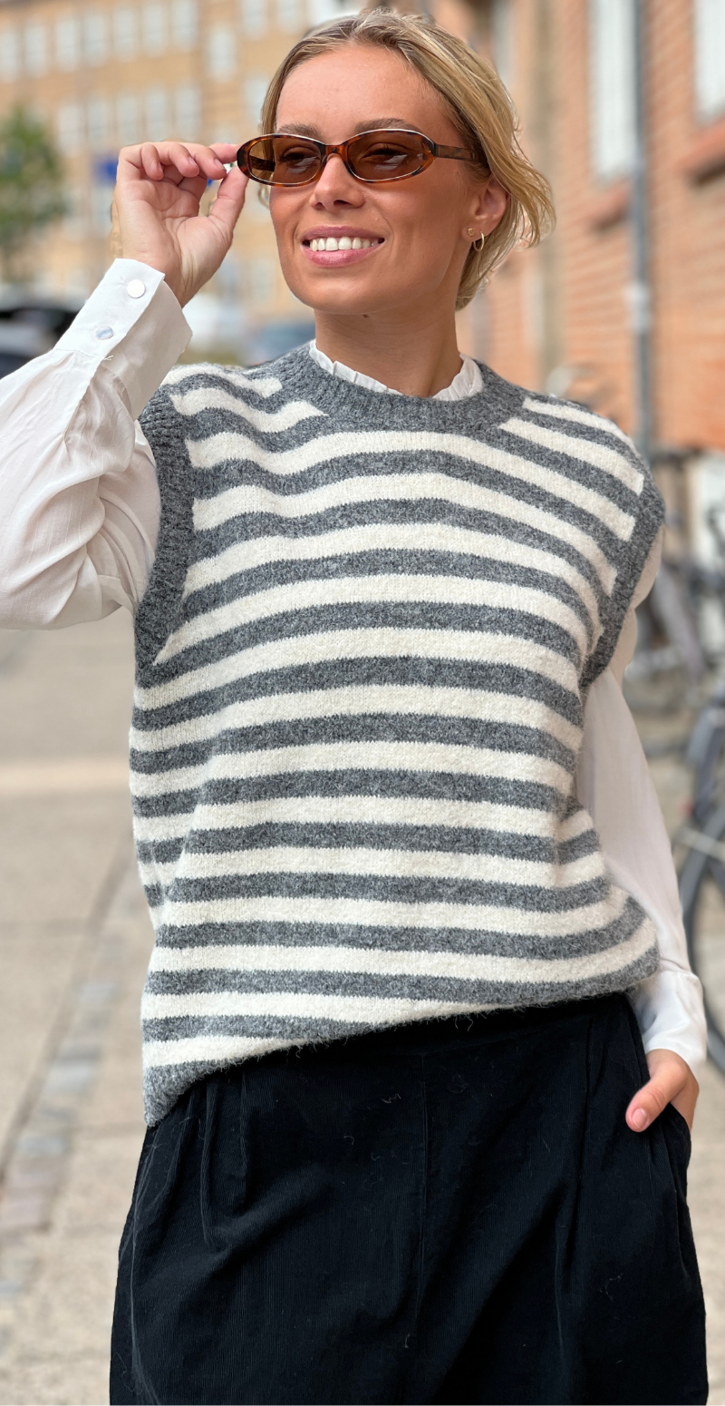 Fable strikvest i uld med striber grå LikeLondon