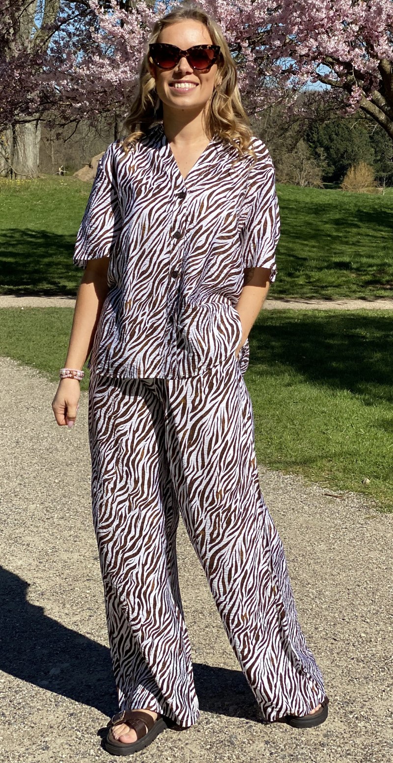 Mele bukser med zebraprint brilliant white w. coffee bean Freequent