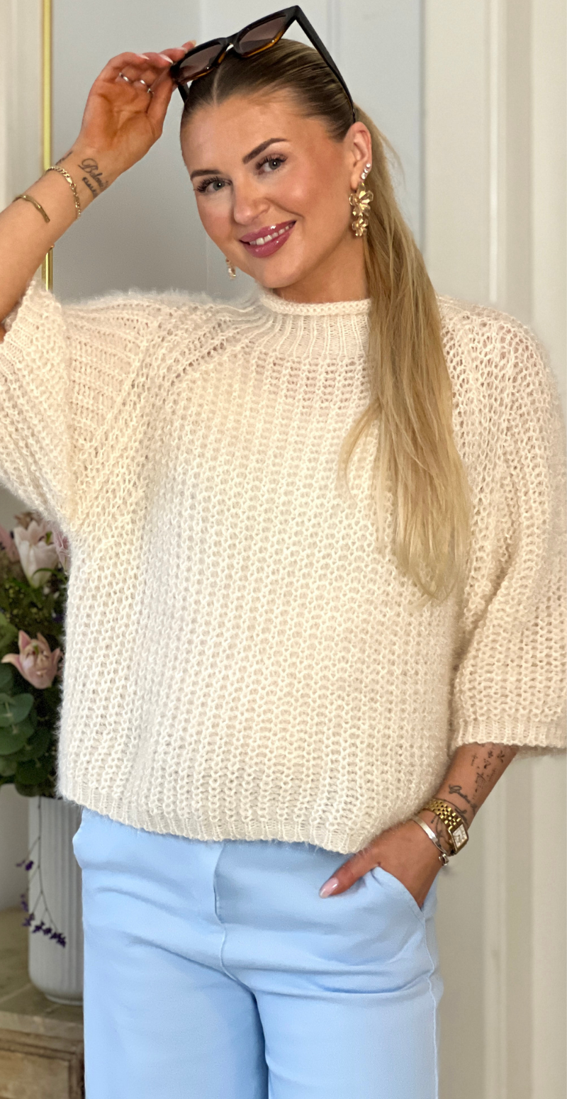 Donna strik med turtleneck og trekvart ærmer creme LikeLondon