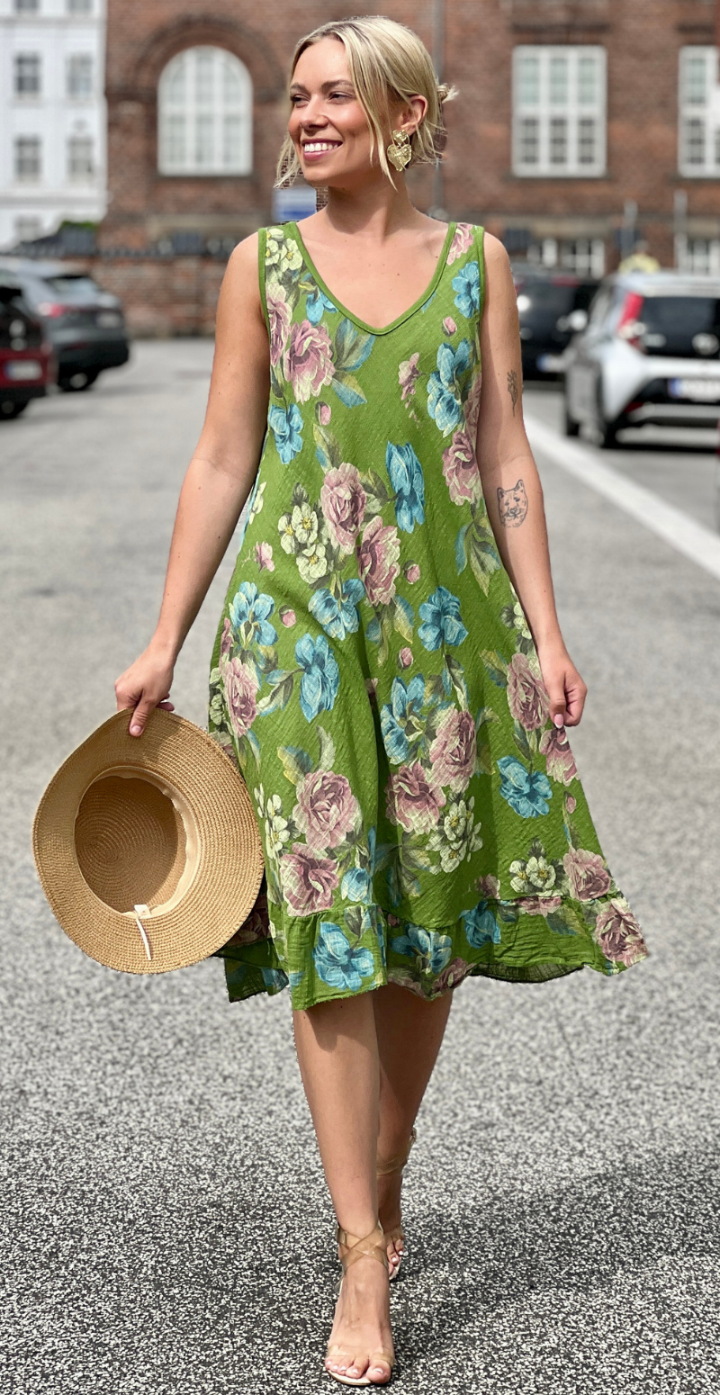 Iben kjole med blomsterprint og peplum grøn LikeLondon