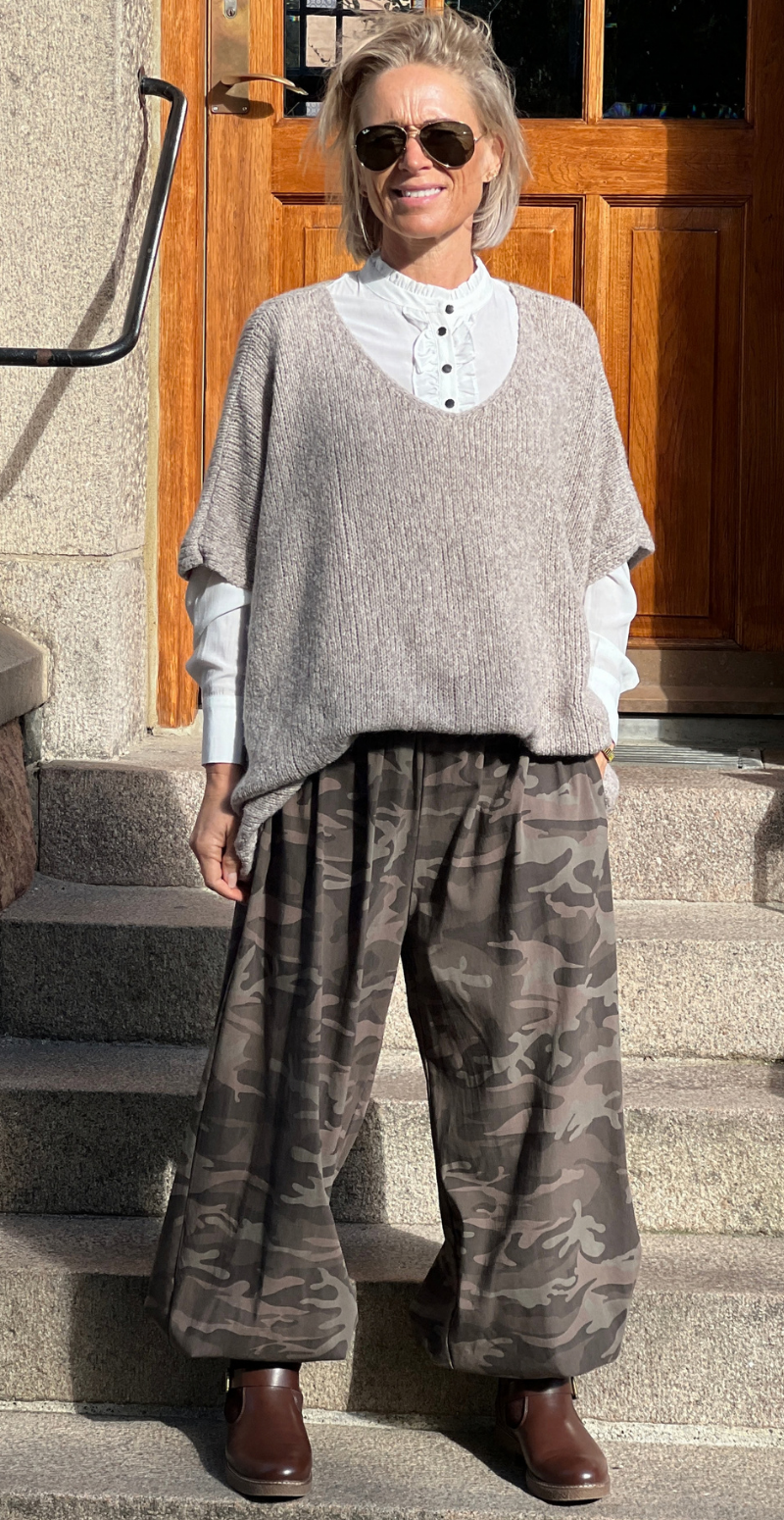 Sigga strikket oversized vest med v-hals fango LikeLondon