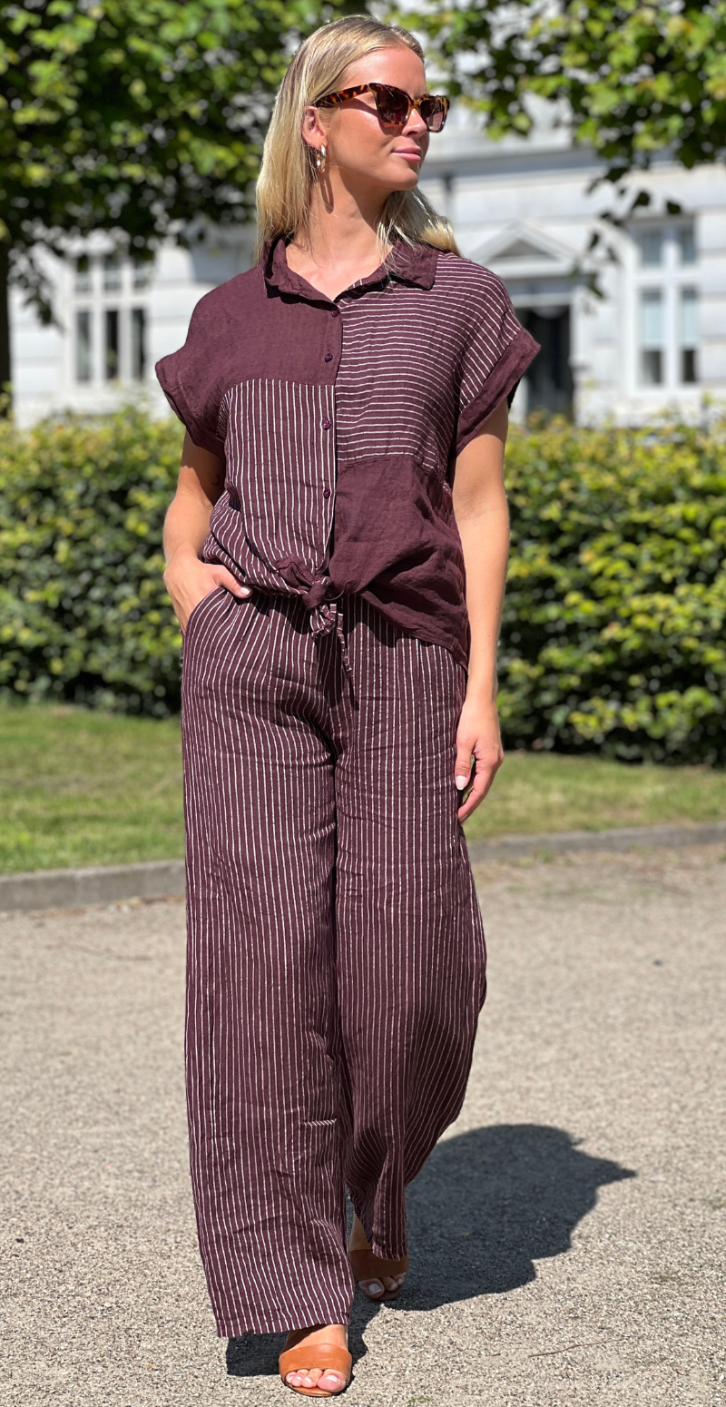 Kaitlin hørbluse med felter af striber bordeaux LikeLondon