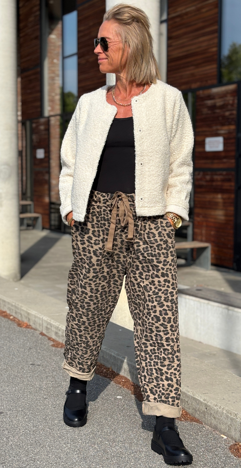 Grith jakke i teddy-look creme LikeLondon