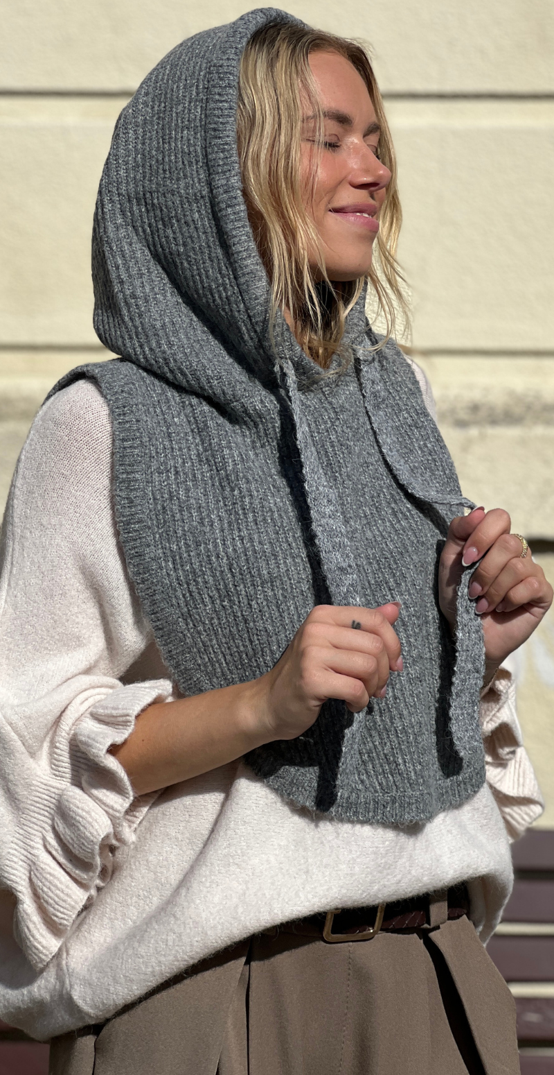 Balaclava i uld med snøre grigio LikeLondon