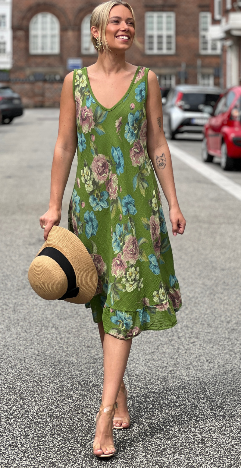 Iben kjole med blomsterprint og peplum grøn LikeLondon