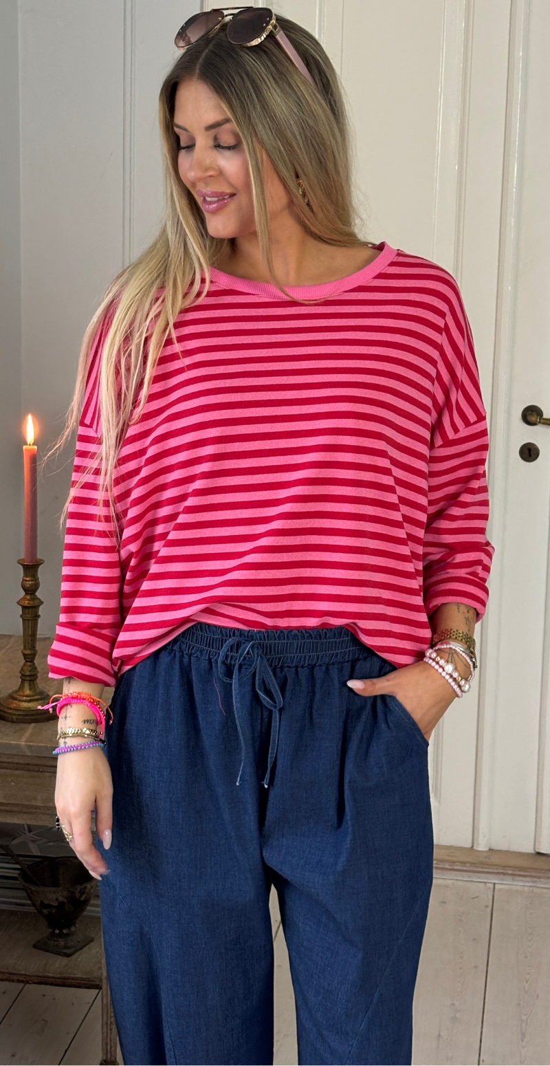 Zenia bluse i oversized pasform med striber rød/pink LikeLondon