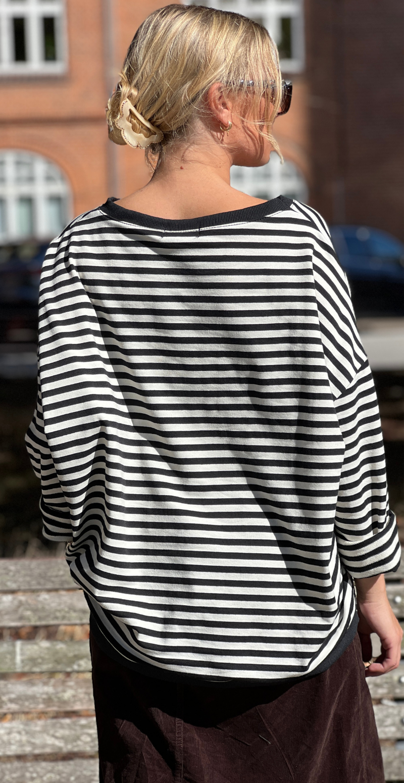 Zenia bluse med lange ærmer og striber black/cream LikeLondon
