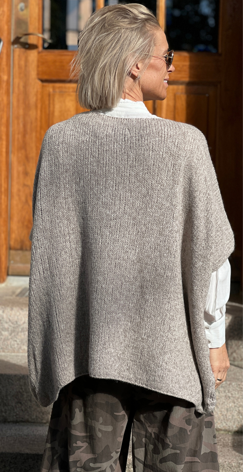 Sigga strikket oversized vest med v-hals fango LikeLondon