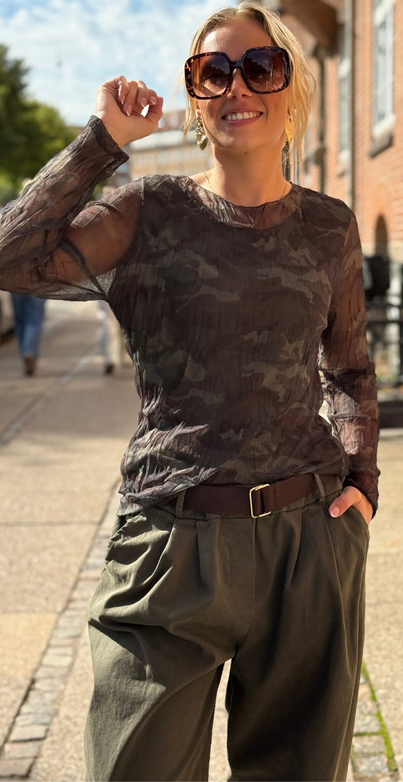 Sofie langærmet meshbluse med indertop militare camouflage LikeLondon