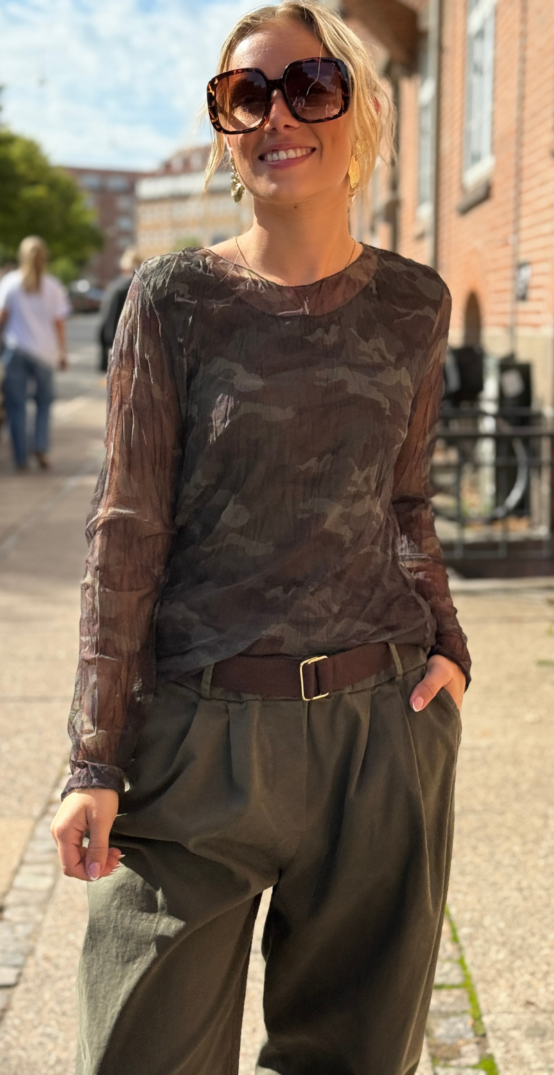 Sofie langærmet meshbluse med indertop militare camouflage LikeLondon