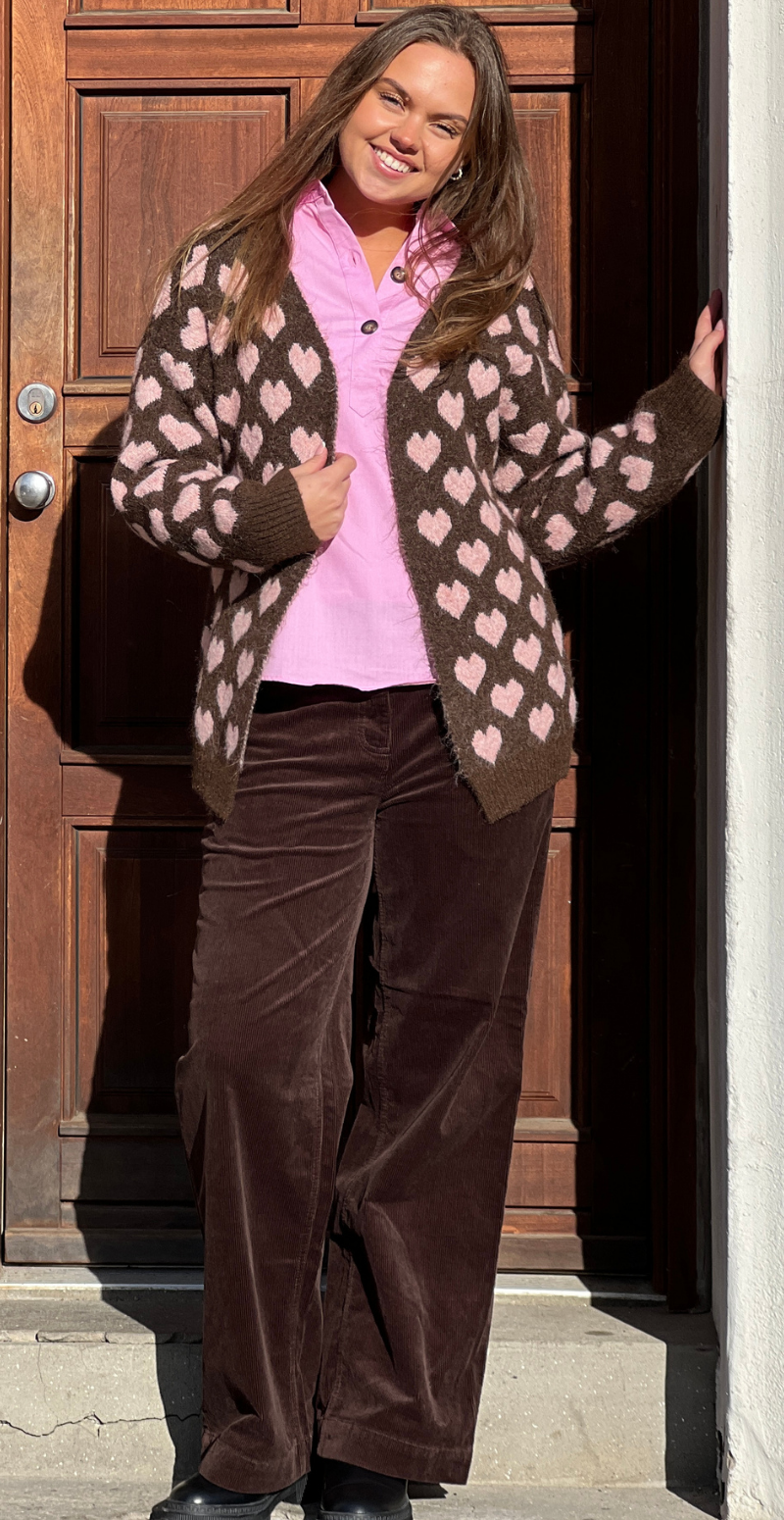Basil strik cardigan i uld med hjerter brun LikeLondon