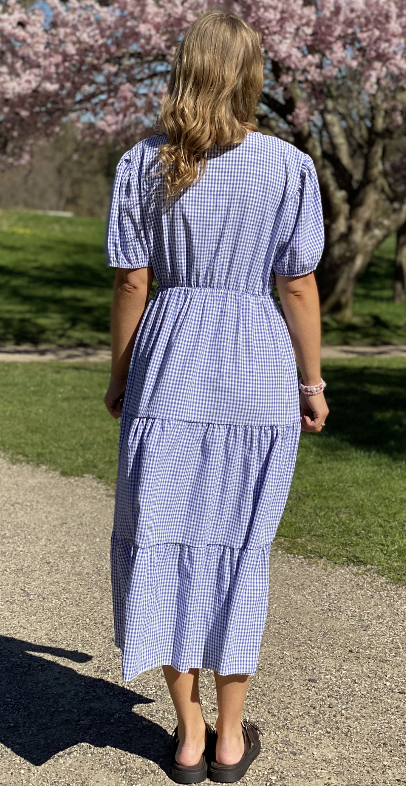 Karla småternet lang kjole med peplum og bindebånd denim LikeLondon