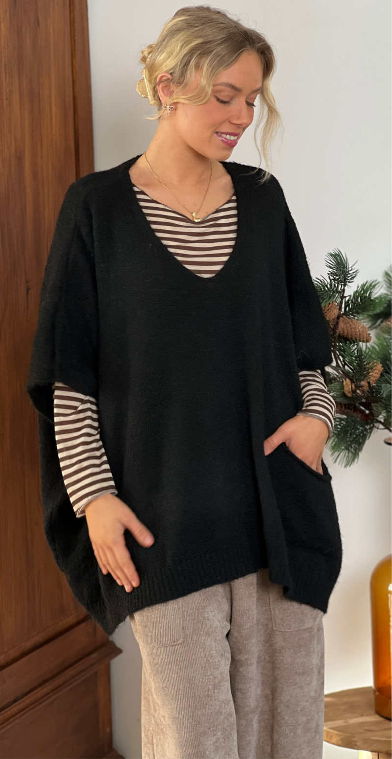 Doris strikvest med lomme og v-hals sort LikeLondon