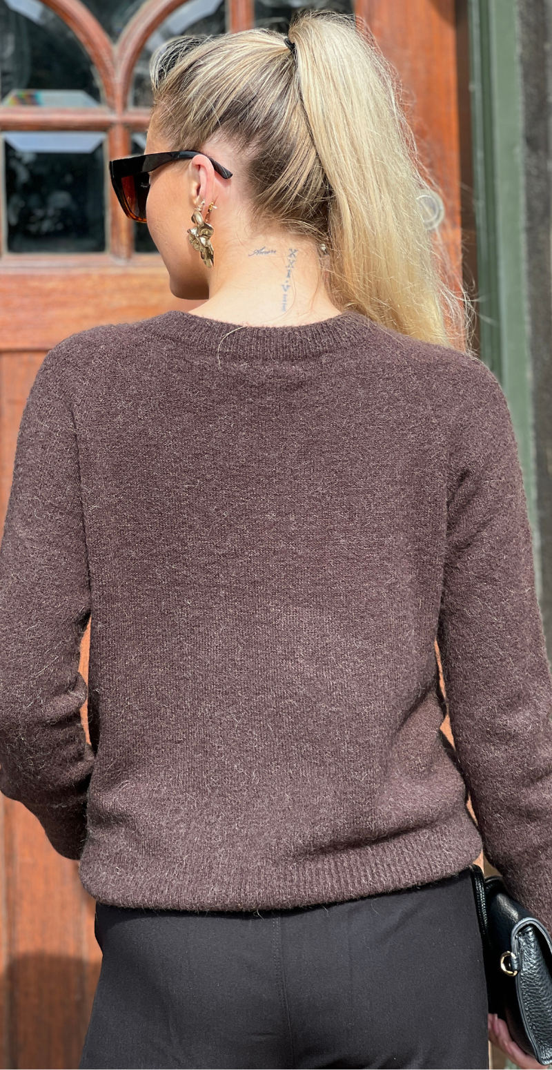 Antonia strikbluse med alpakauld og rund hals brun LikeLondon