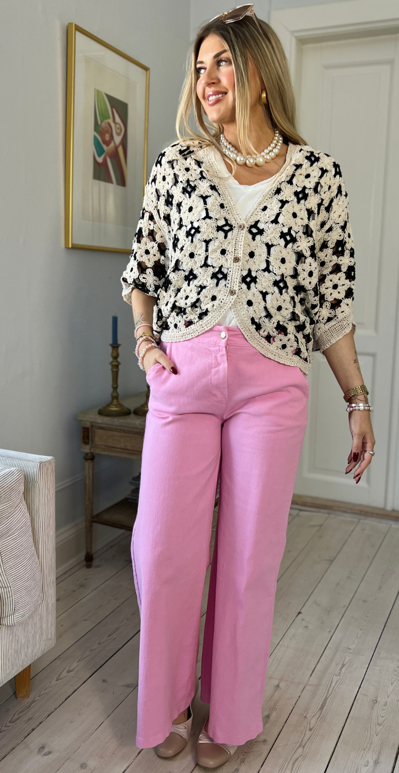 Sama kort cardigan i crochet sort/beige LikeLondon