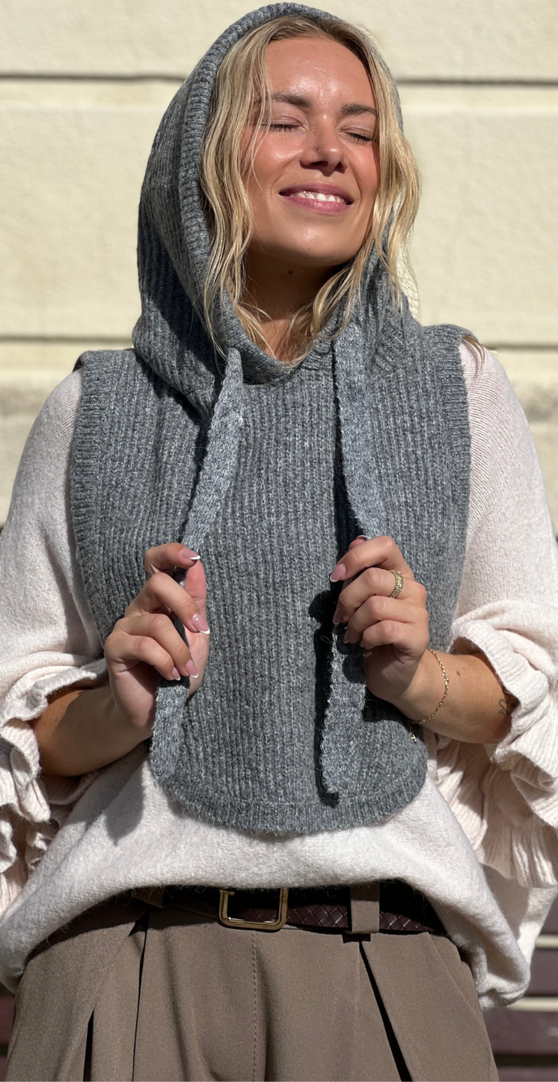 Balaclava i uld med snøre grigio LikeLondon