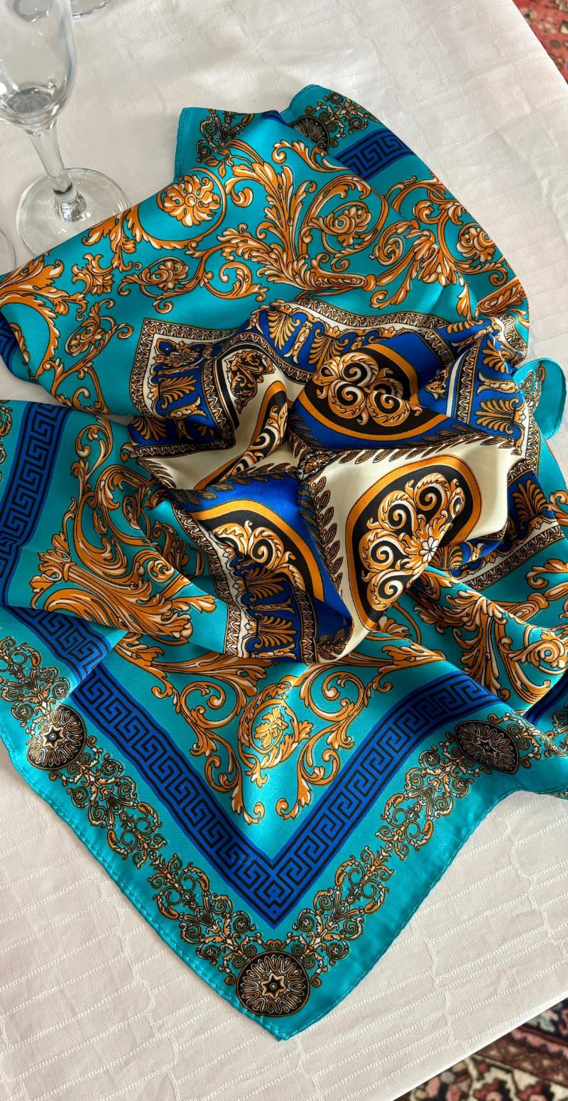 Silketørklæde med rokokko mønster blå LikeLondon