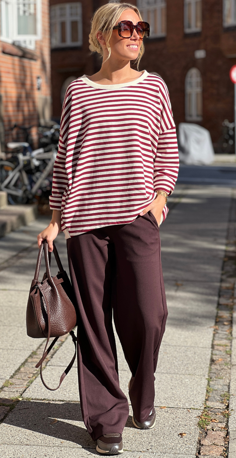 Zenia bluse med lange ærmer og striber wine red LikeLondon