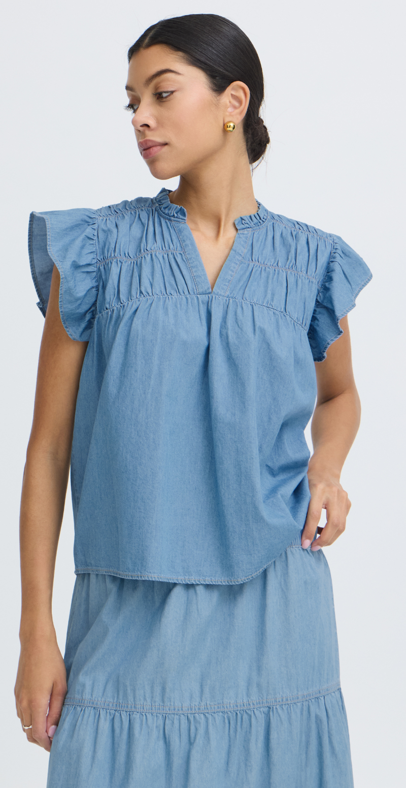 Kashe denimbluse med smock light blue denim B.young
