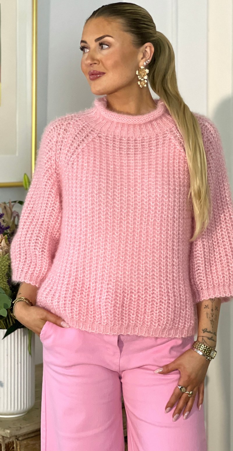 Donna strik med turtleneck og trekvart ærmer rosa LikeLondon