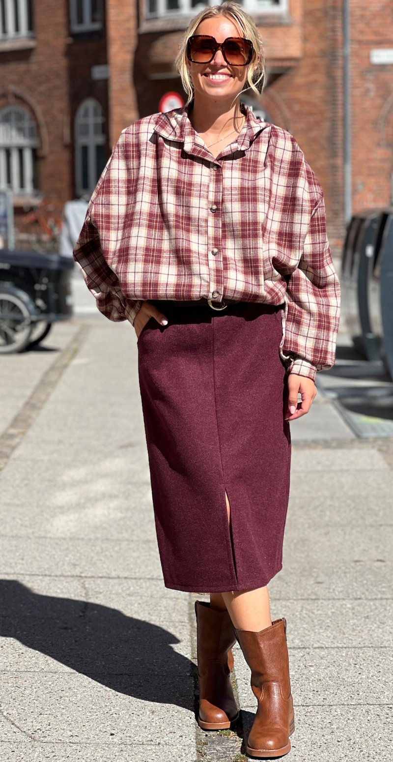 Gemma ternet flannel skjorte med elastik i taljen bordeaux LikeLondon