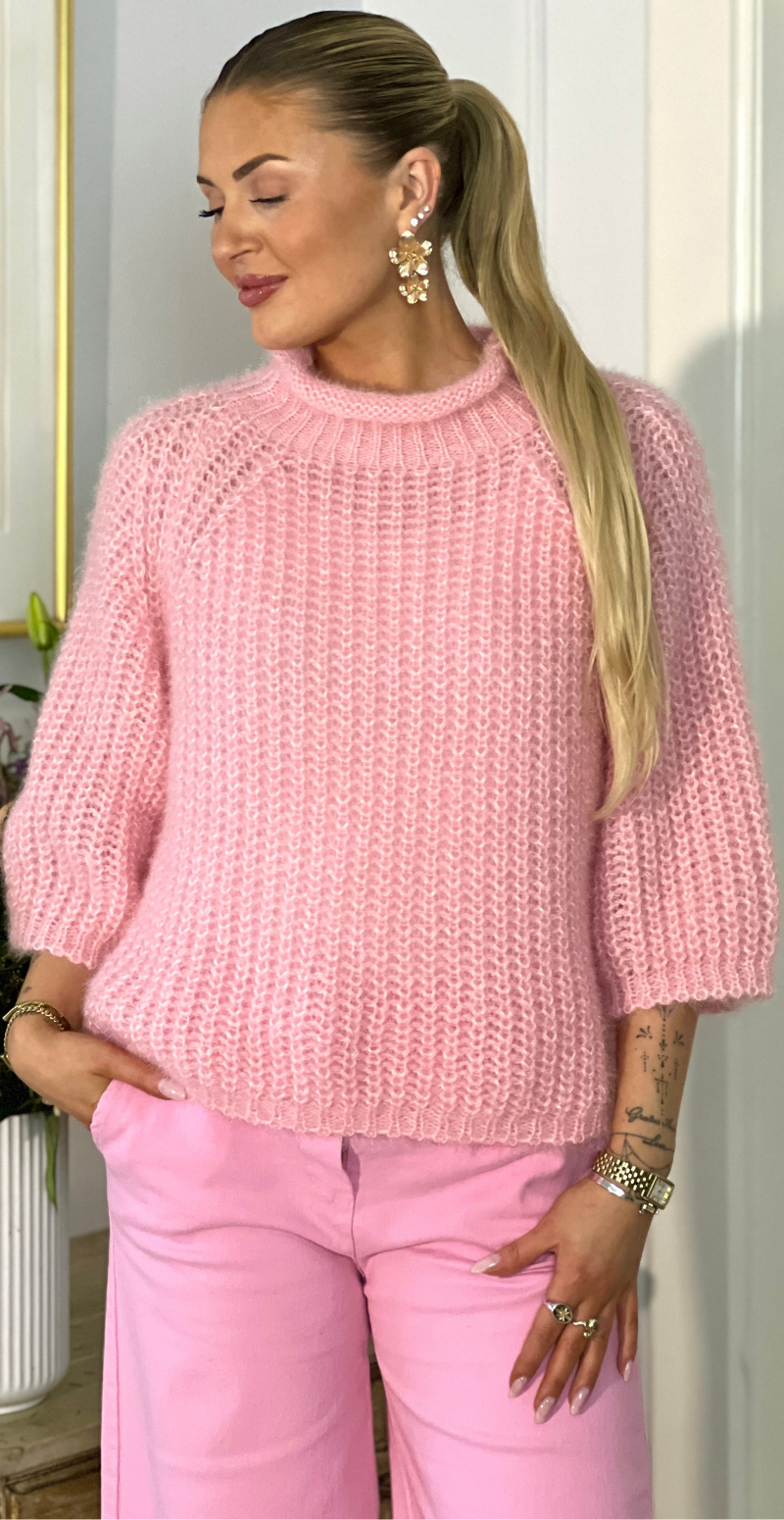 Donna strik med turtleneck og trekvart ærmer rosa LikeLondon