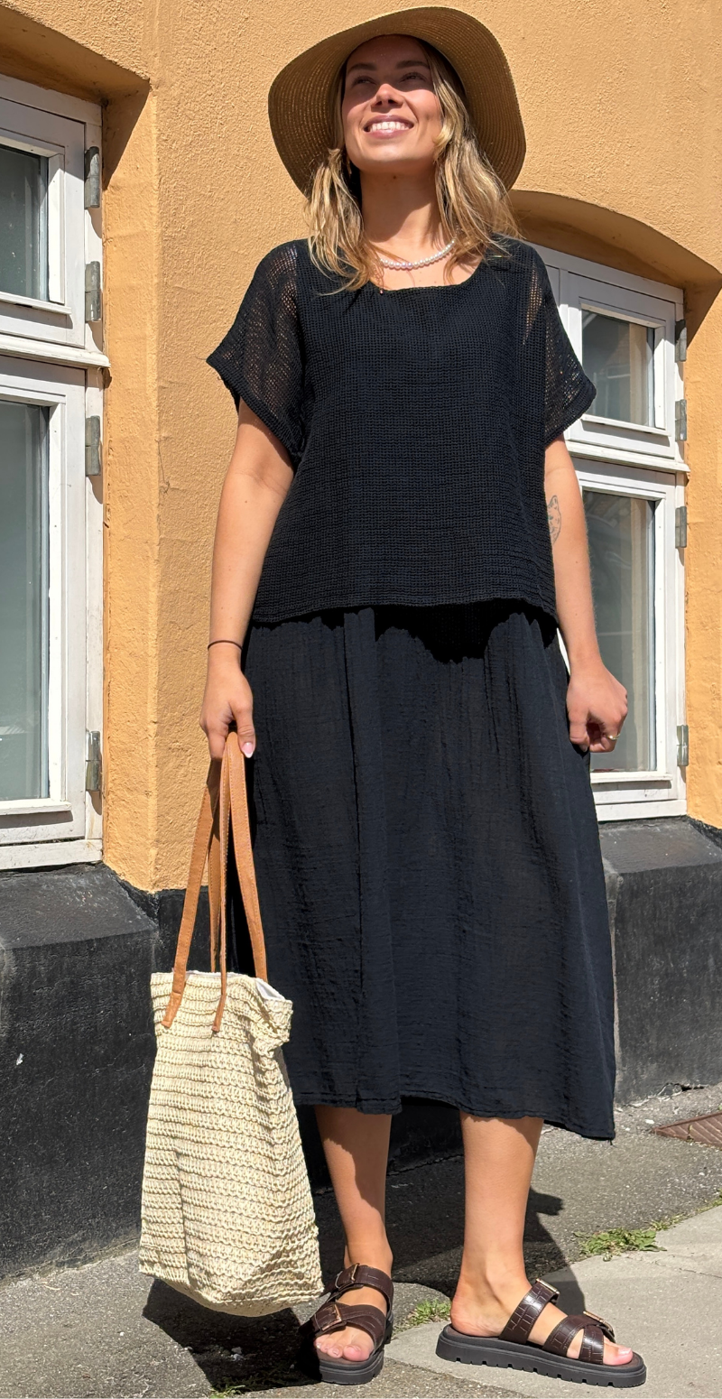 Savannah kjole med hæklet overdel sort LikeLondon